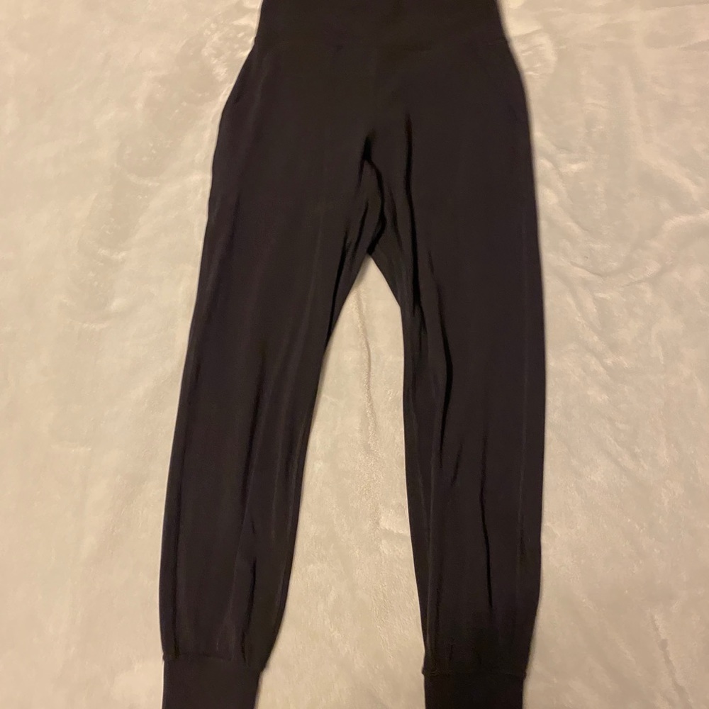 Align Jogger size 4 black